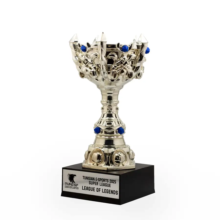 Coupe argentée ornée de pierres bleues, « Tunisian E-Sports Super League, League of Legends »
